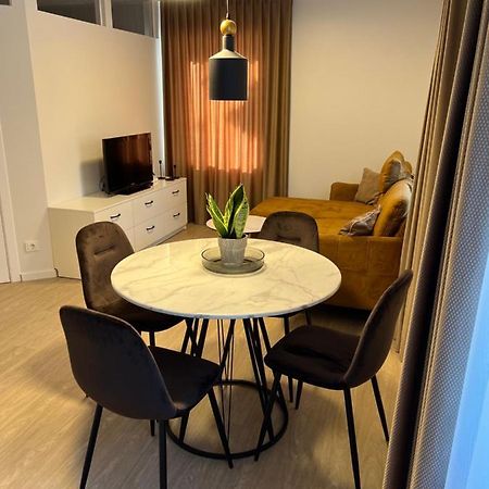 Bell Tower Apartment Плунґє Екстер'єр фото
