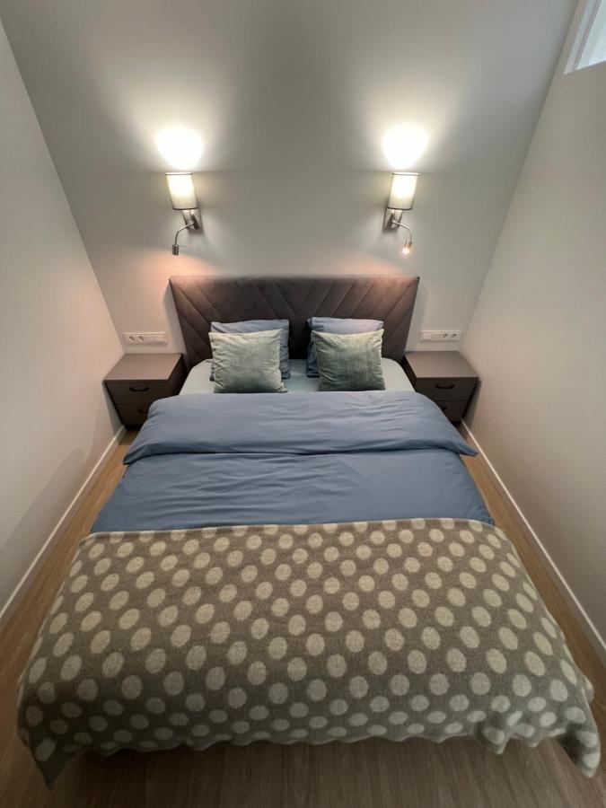 Bell Tower Apartment Плунґє Екстер'єр фото
