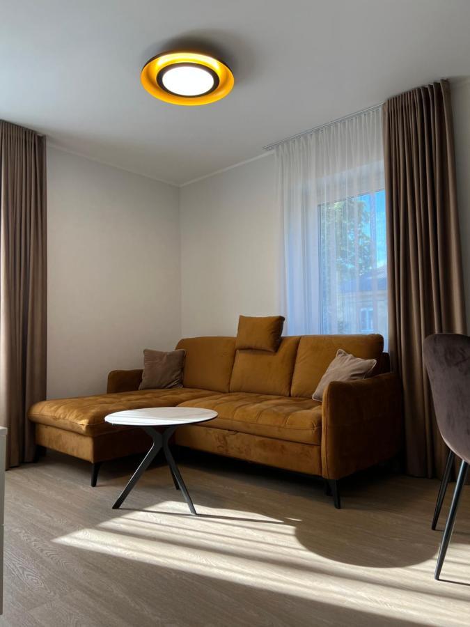Bell Tower Apartment Плунґє Екстер'єр фото