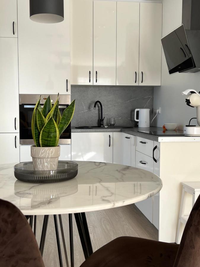 Bell Tower Apartment Плунґє Екстер'єр фото