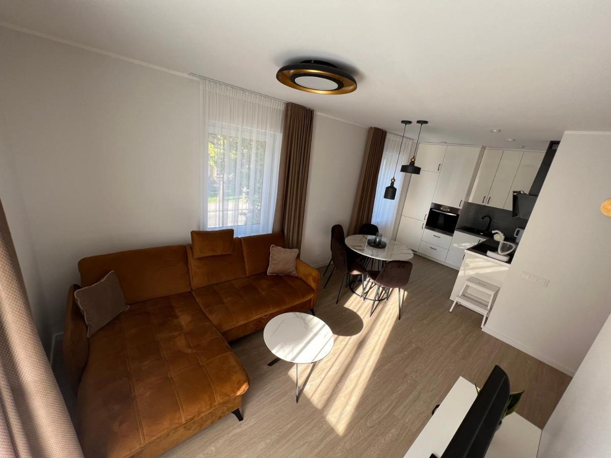 Bell Tower Apartment Плунґє Екстер'єр фото