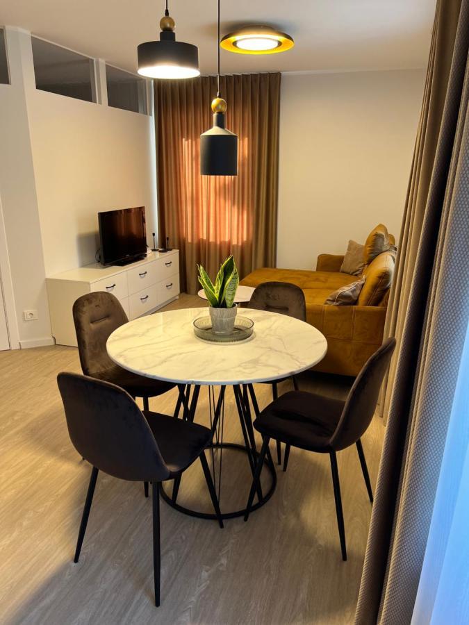 Bell Tower Apartment Плунґє Екстер'єр фото